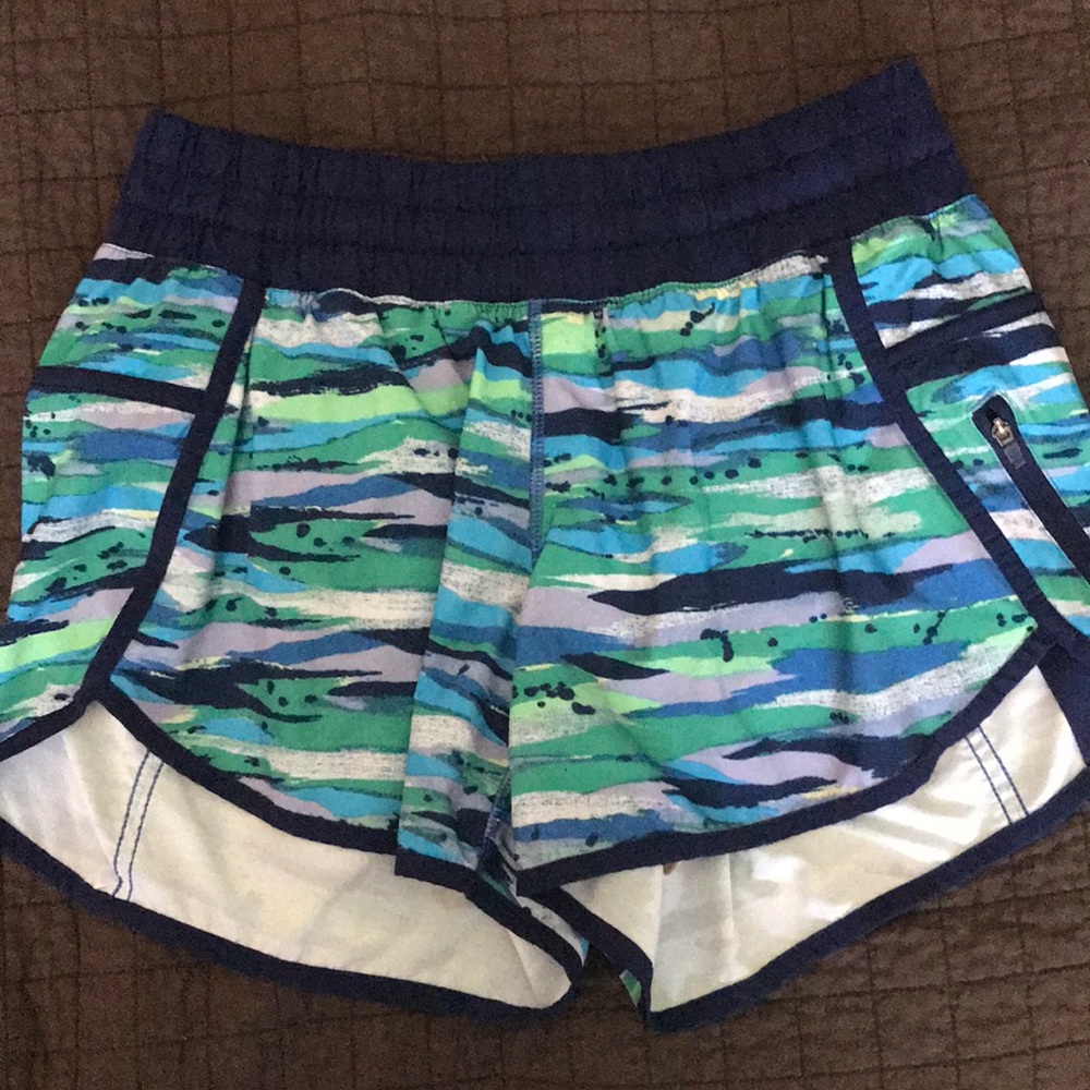 Lululemon shorts size 8